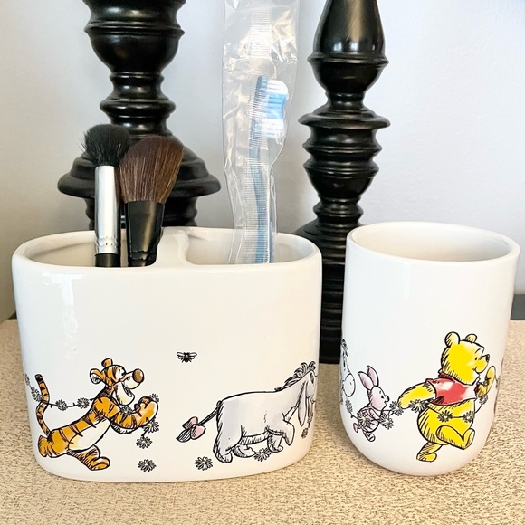 NWT Winnie the Pooh Daisy Chain Toothbrush Holder/Rinse Cup Set - Picture 3 of 11